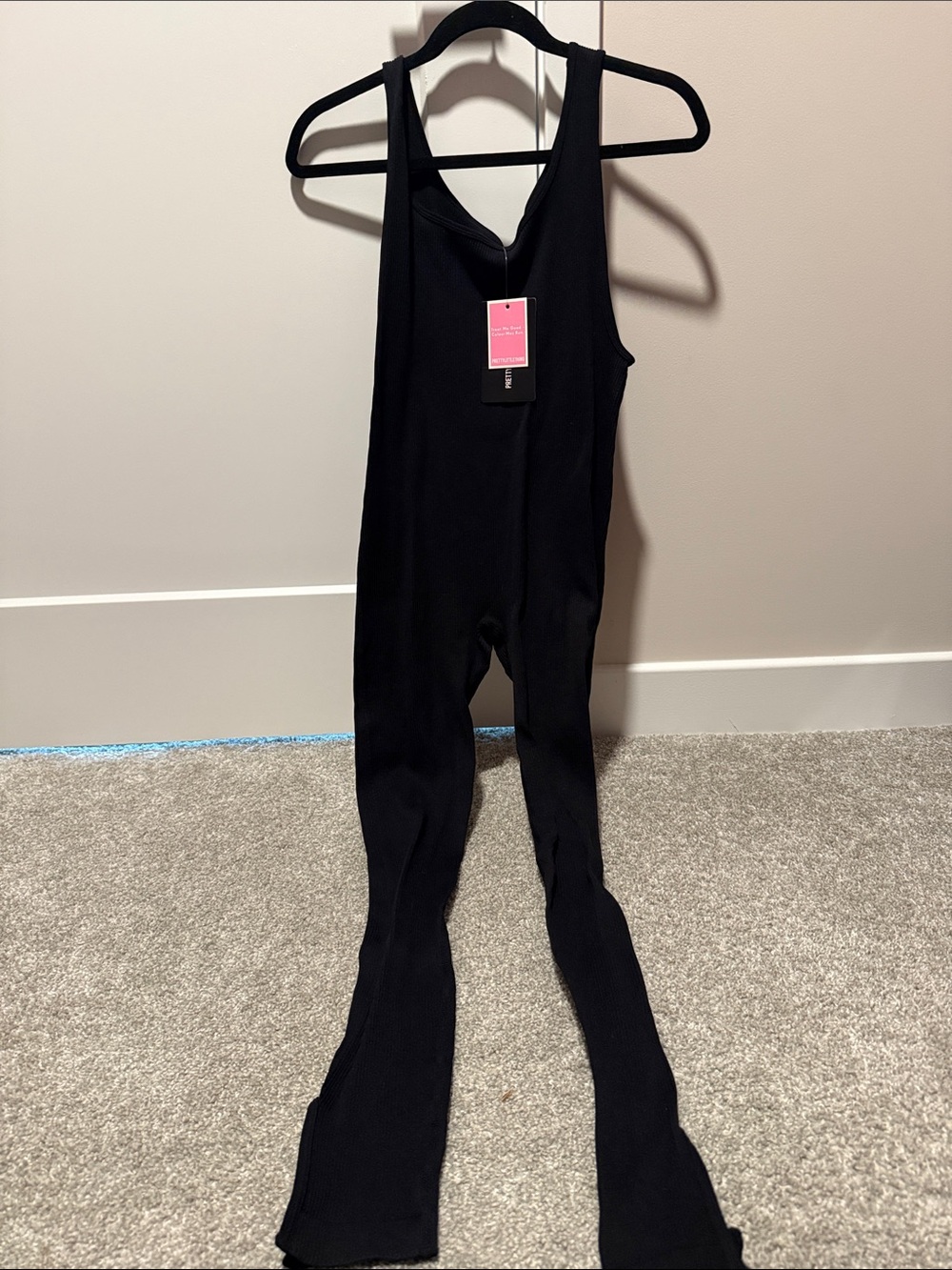 Shape black contour scoop neck jumpsuit
